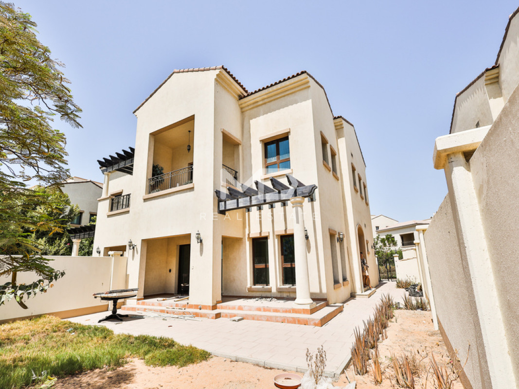 A Single Row Townhouse | Ready To Live In |Faya at Bloom Gardens in Bloom Gardens